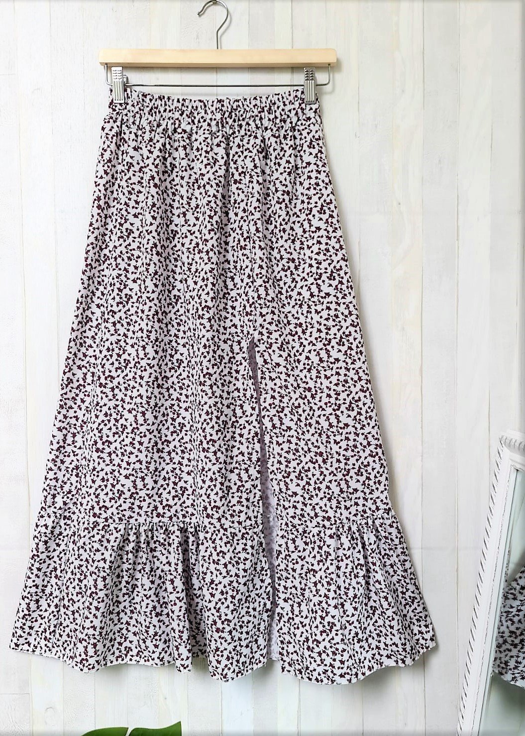 Chic Floral Maxi Skirt with Elastic Waist