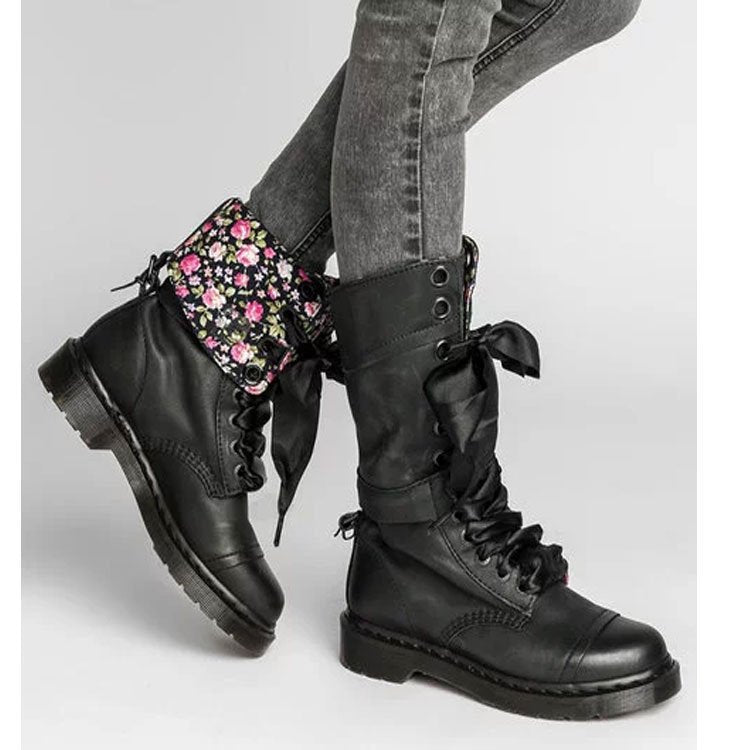 Vintage Round Toe Flat Boots with Lace-Up Design