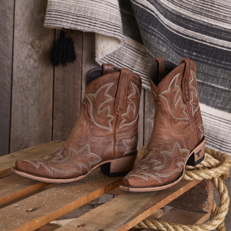 Embroidered Pointed Toe Short Boots
