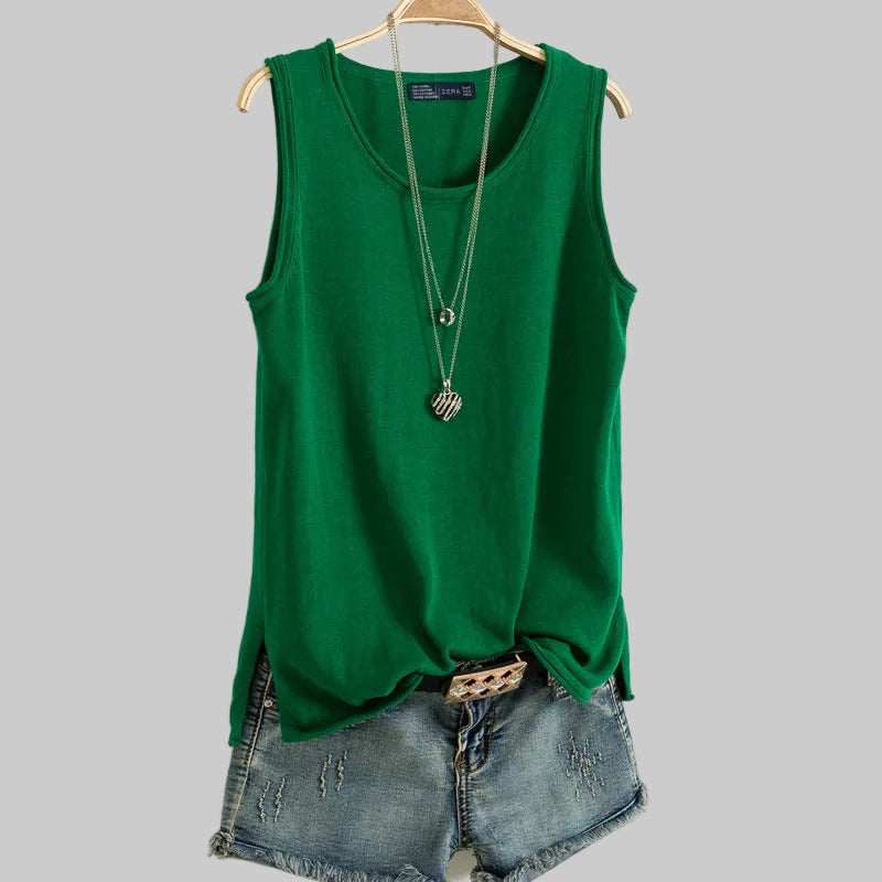 Women’s Everyday Scoop-Neck Tank in Kelly Green – Sleeveless Relaxed Fit, Side Slits, Sizes M–2XL | The Pretty Pistol