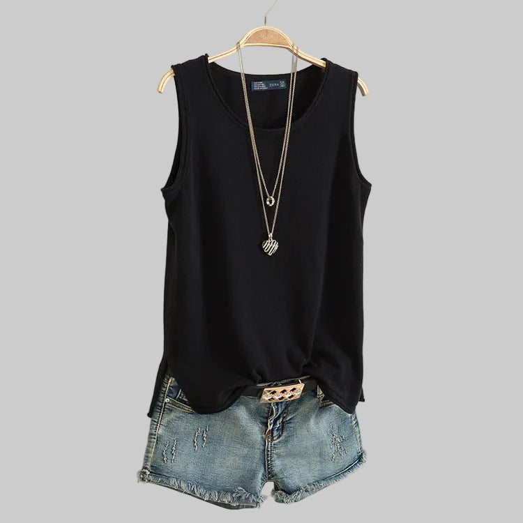 Women’s Everyday Scoop-Neck Tank in Black – Sleeveless Relaxed Fit, Side Slits, Sizes M–2XL | The Pretty Pistol