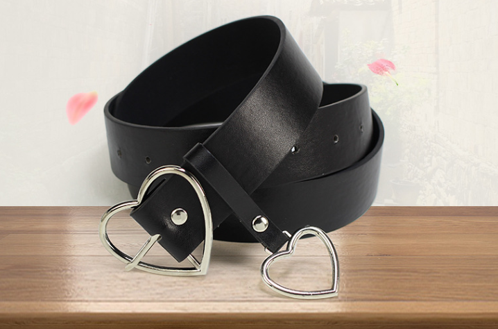 Chic Heart Pin Women's Belt